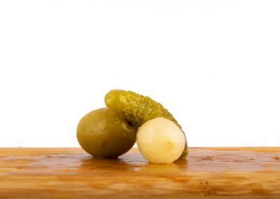variado aceituna pepinillo cebolleta